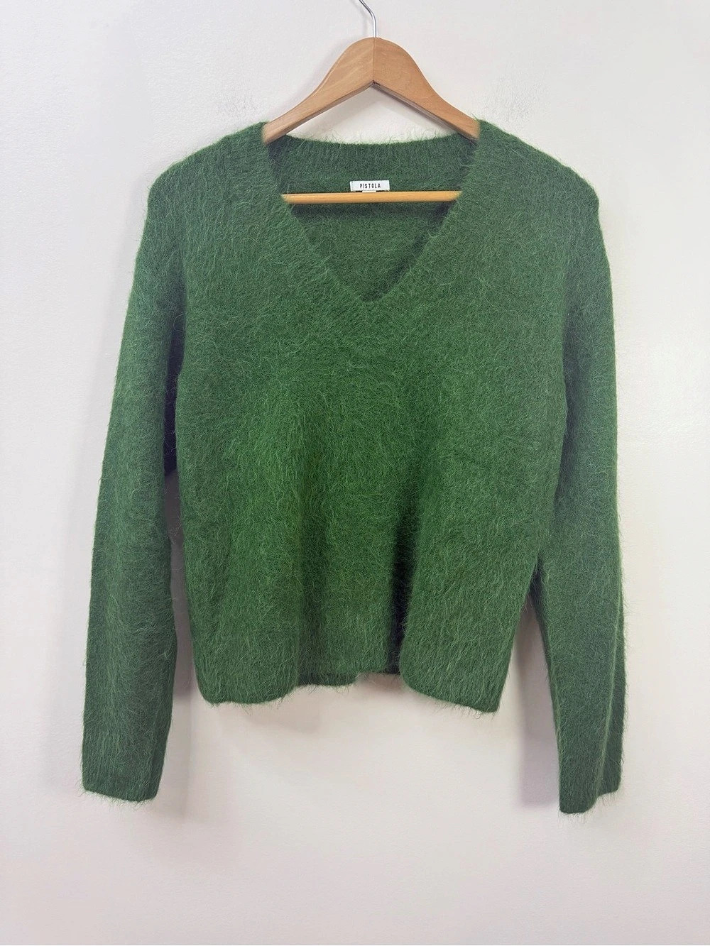 Pistola Kit Fuzzy V-Neck Longsleeve Pullover Sweater size XS - Picture 2 of 7